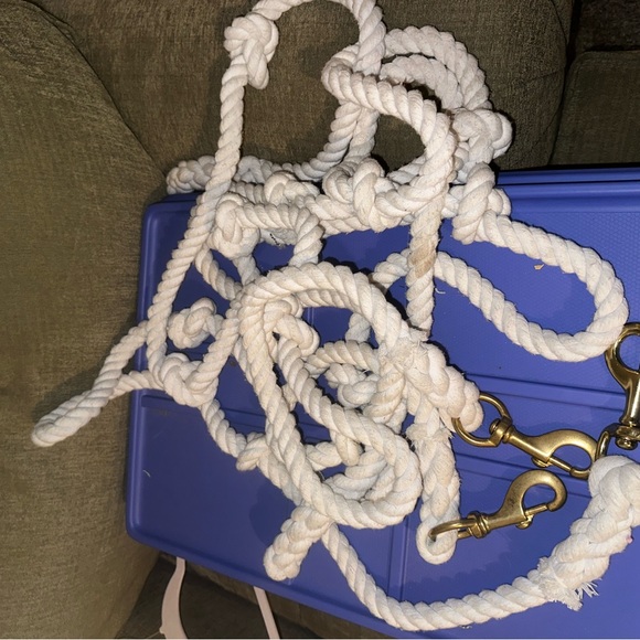 Three white dog leashes - Picture 3 of 4